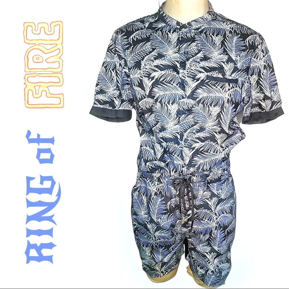 Ring of Fire Men’s Floral Romper Size L